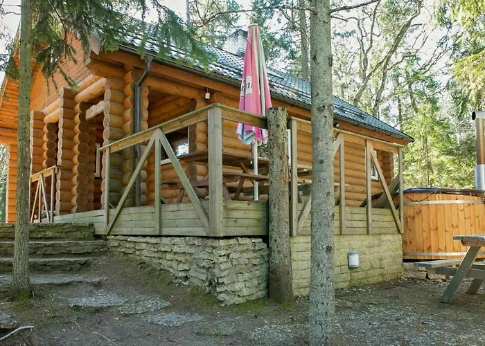 Valkla Puhkekeskuse Saunamaja Lodge *